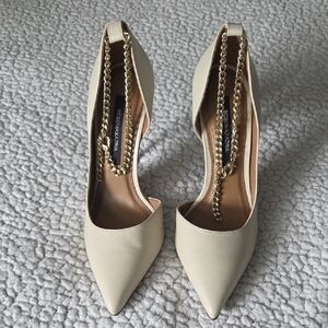BCBGMAXAZRIA Cream Women's Heels